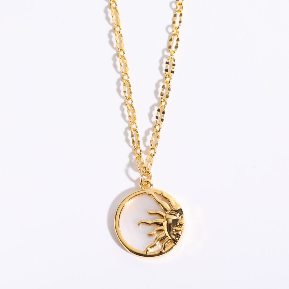 Vintage 3D Sun Moon Circular Coin Necklace Mother Shell Pendant Jewelry Titanium Steel Furnace True Gold Electroplating 18k