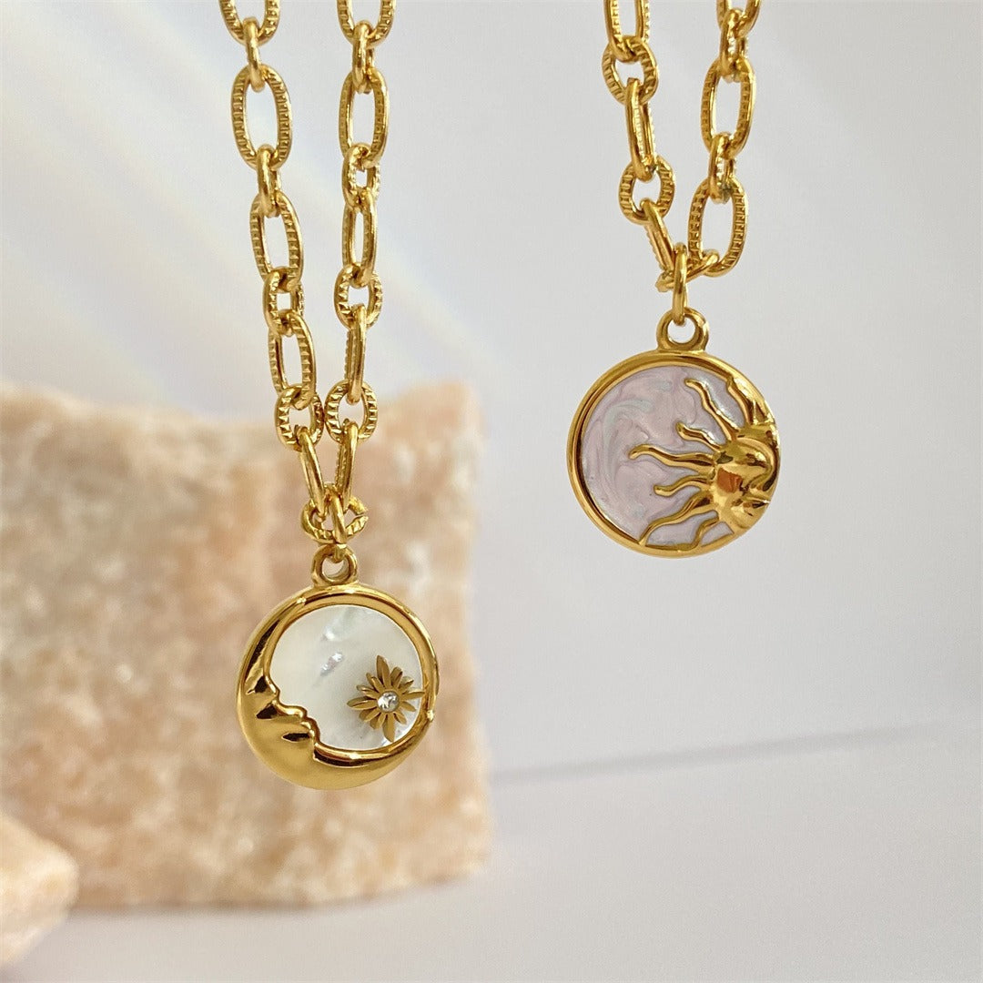 Vintage 3D Sun Moon Circular Coin Necklace Mother Shell Pendant Jewelry Titanium Steel Furnace True Gold Electroplating 18k