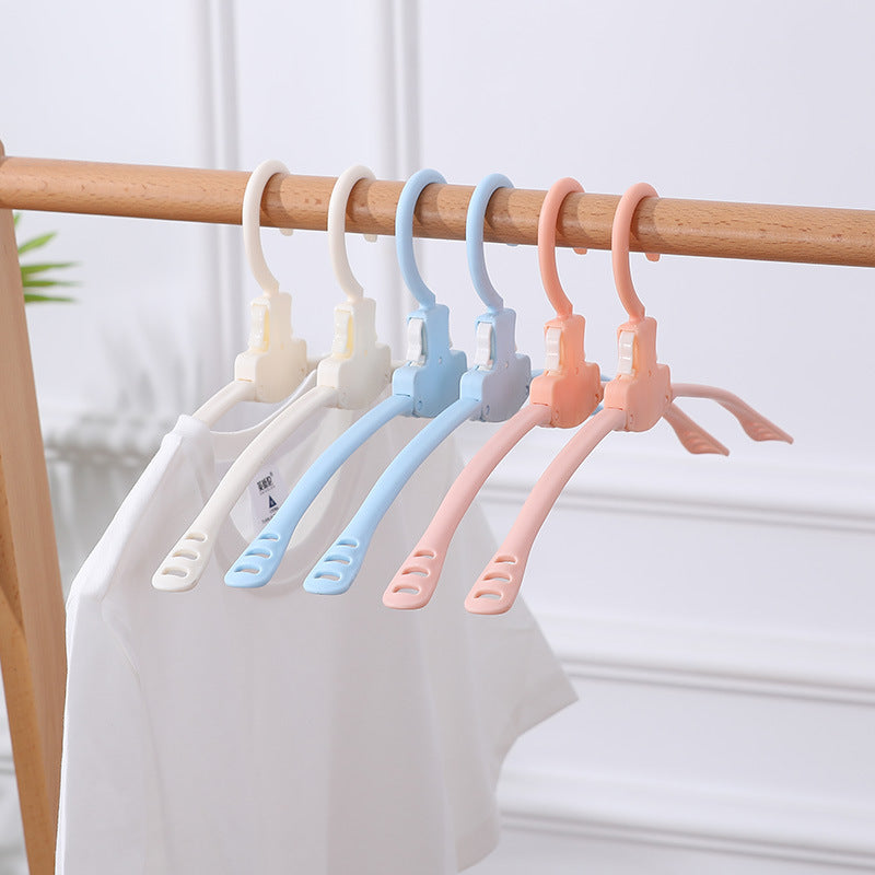 Innovative clothes hanger - space-saving and unique 